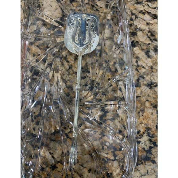 Decorators Choice Silver Pastry Tongs 8” By Filagree desing Used - Picture 6 of 6
